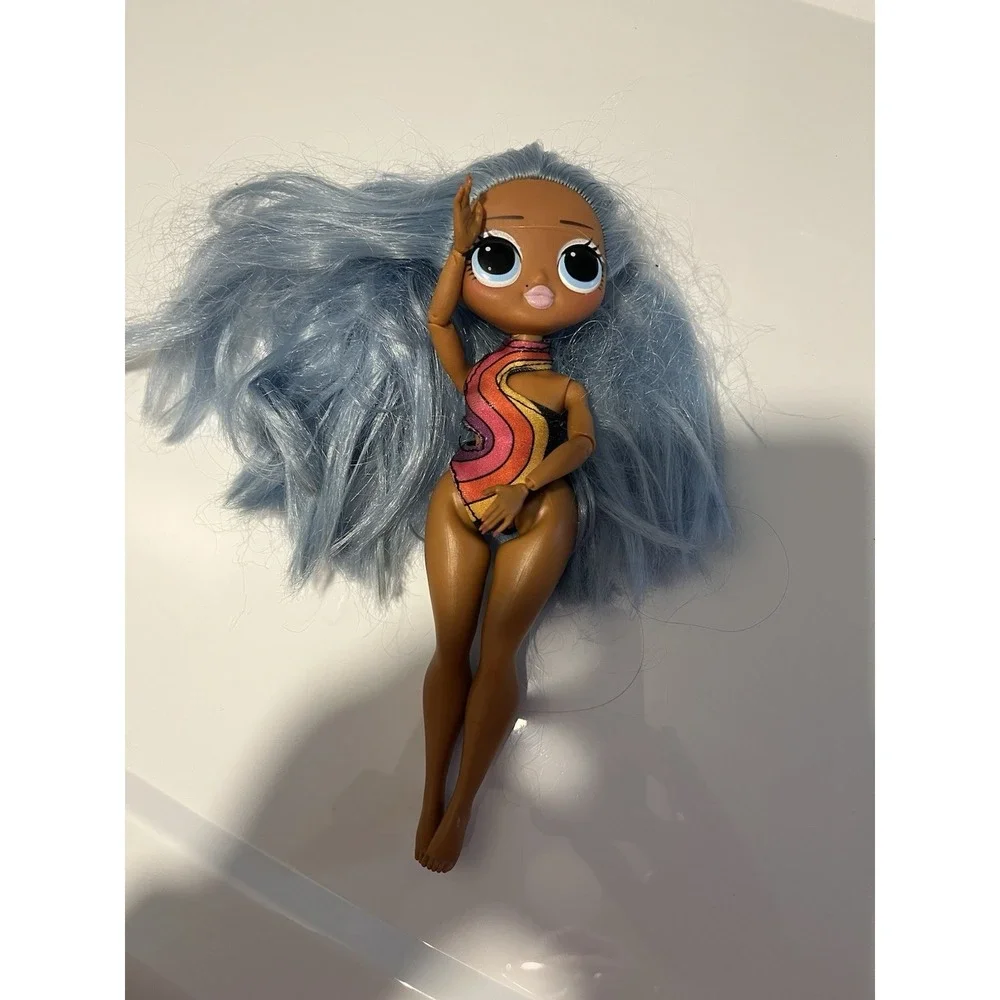 LOL Surprise OMG Snowlicious Doll Blue Hair Winter Disco 9